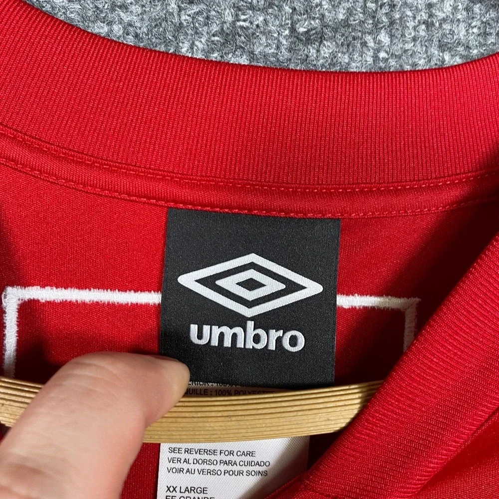 Umbro Mens Red Graphic Logo Performance T-Shirt Short Sleeve XXL Soccer Athletic